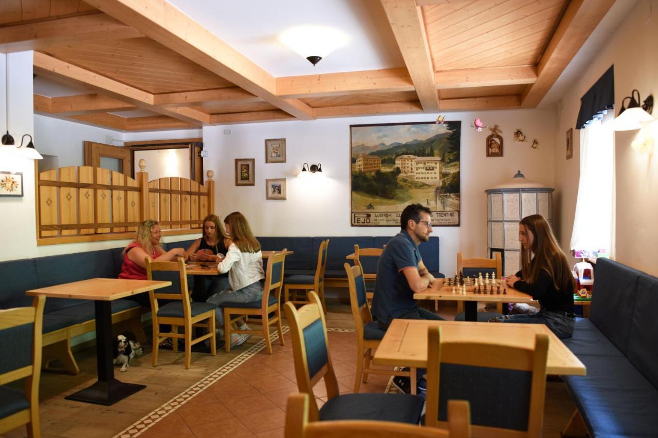 Hotel Zanella Пейо-Фонті Екстер'єр фото