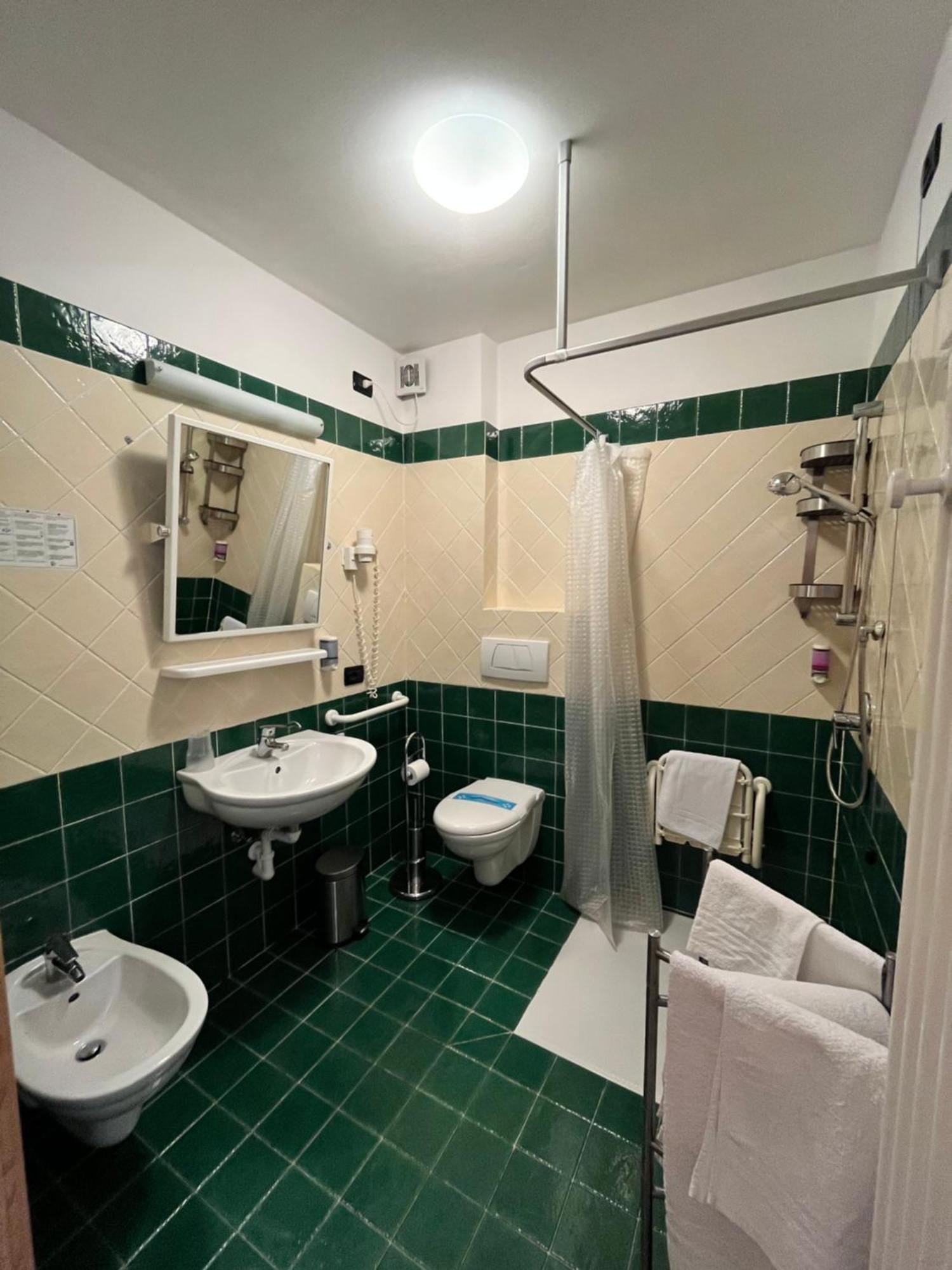 Hotel Zanella Пейо-Фонті Екстер'єр фото