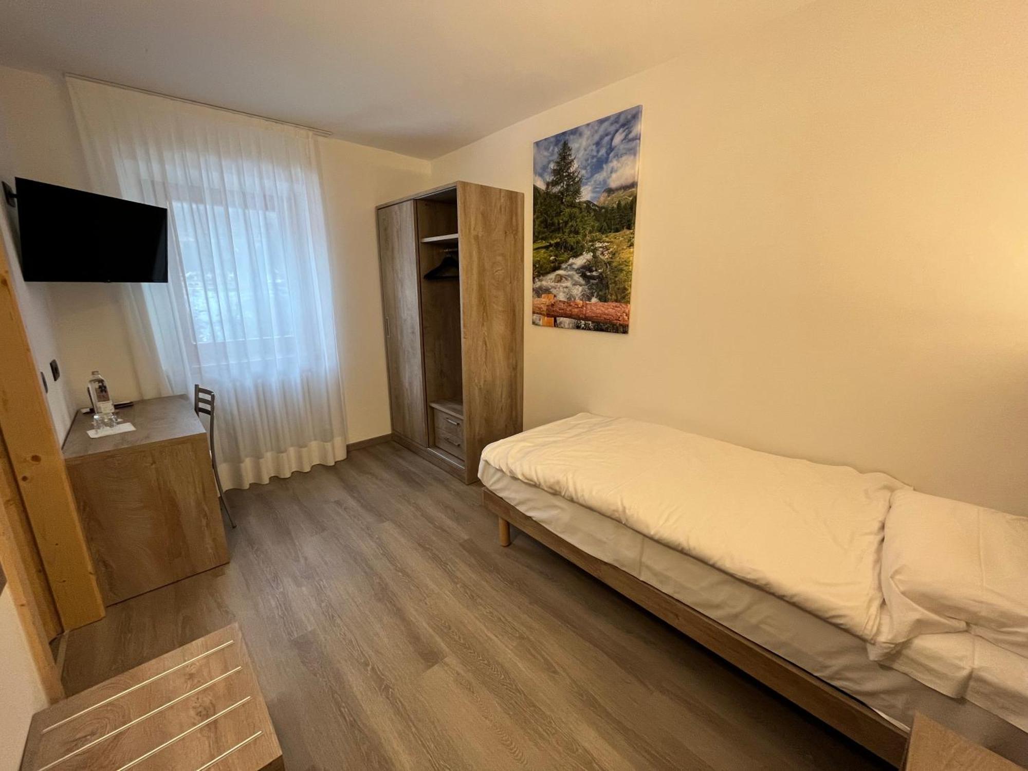Hotel Zanella Пейо-Фонті Екстер'єр фото